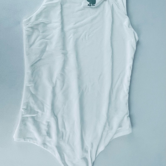 PLAYBOY LIFESTYLE SOFT TOUCH
RACER BODY
White - Picture 2 of 7